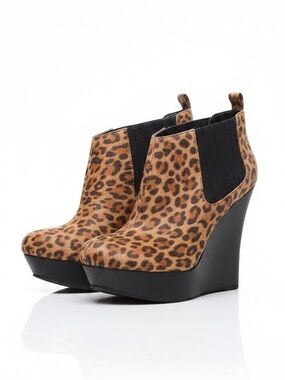 G by Guess Leopard Print Platform Wedge Boots Size 7.5 Brown/Black